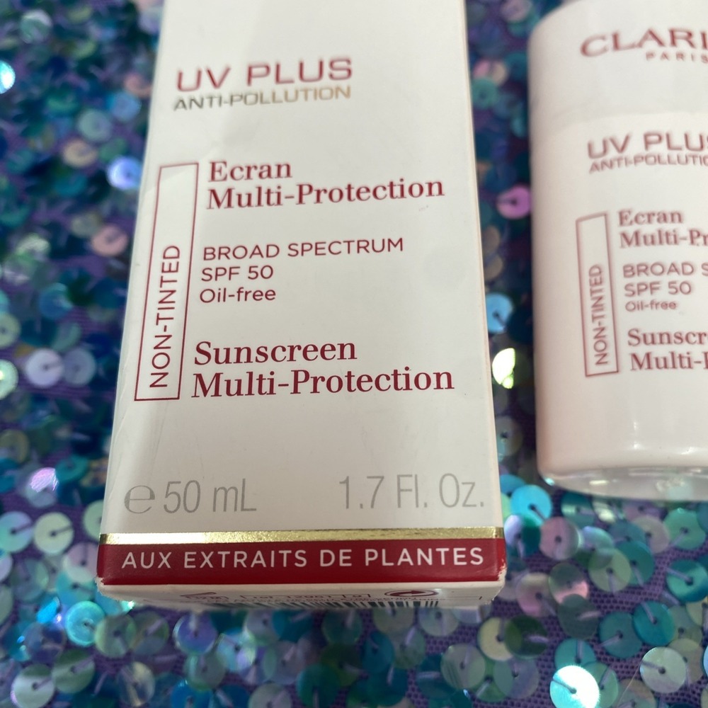 Clarins UV Plus Anti-Pollution Multi-Protection Broad Spectrum SPF 50 50ml - Picture 2 of 3